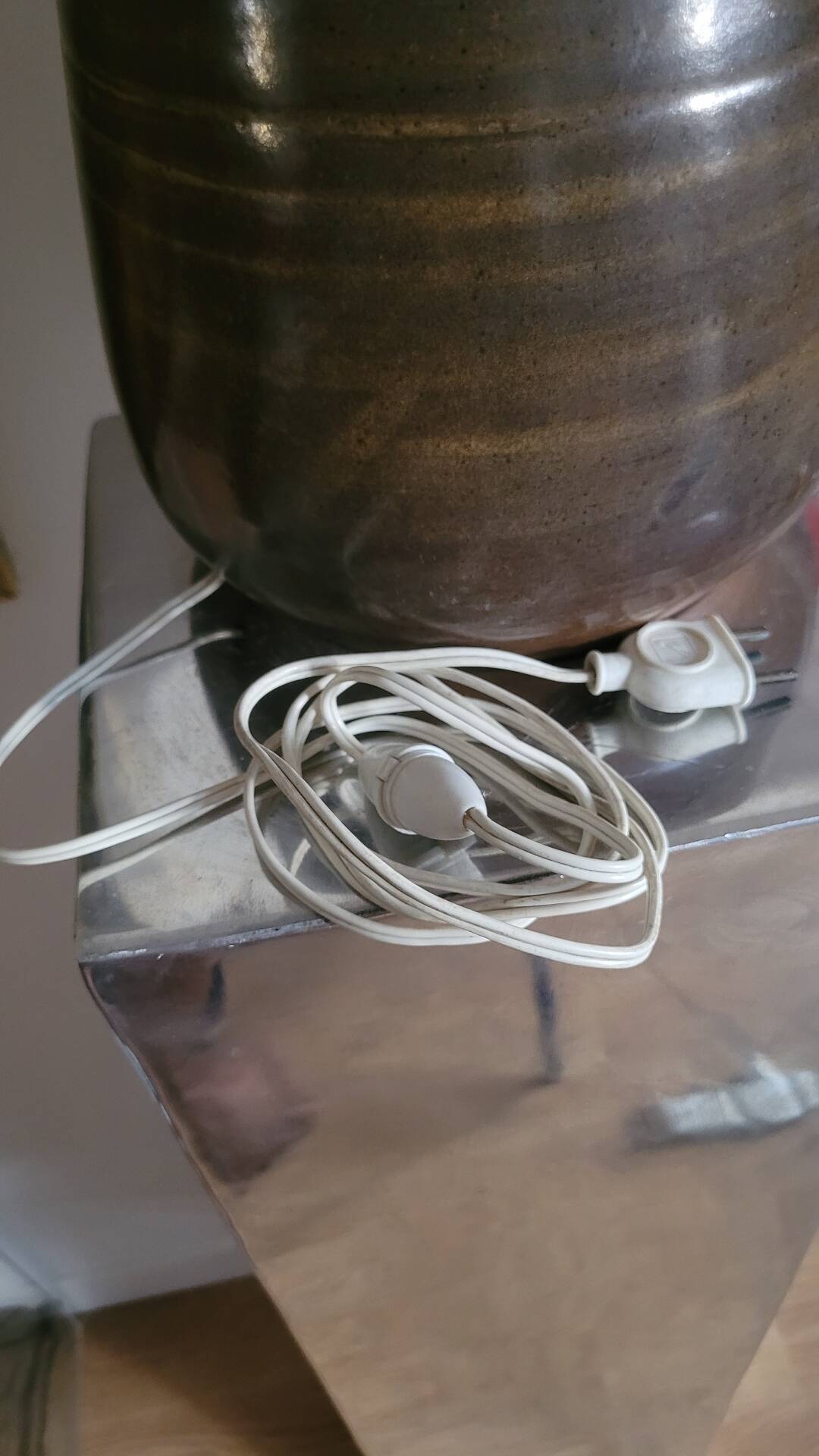 Ceramic lamp base