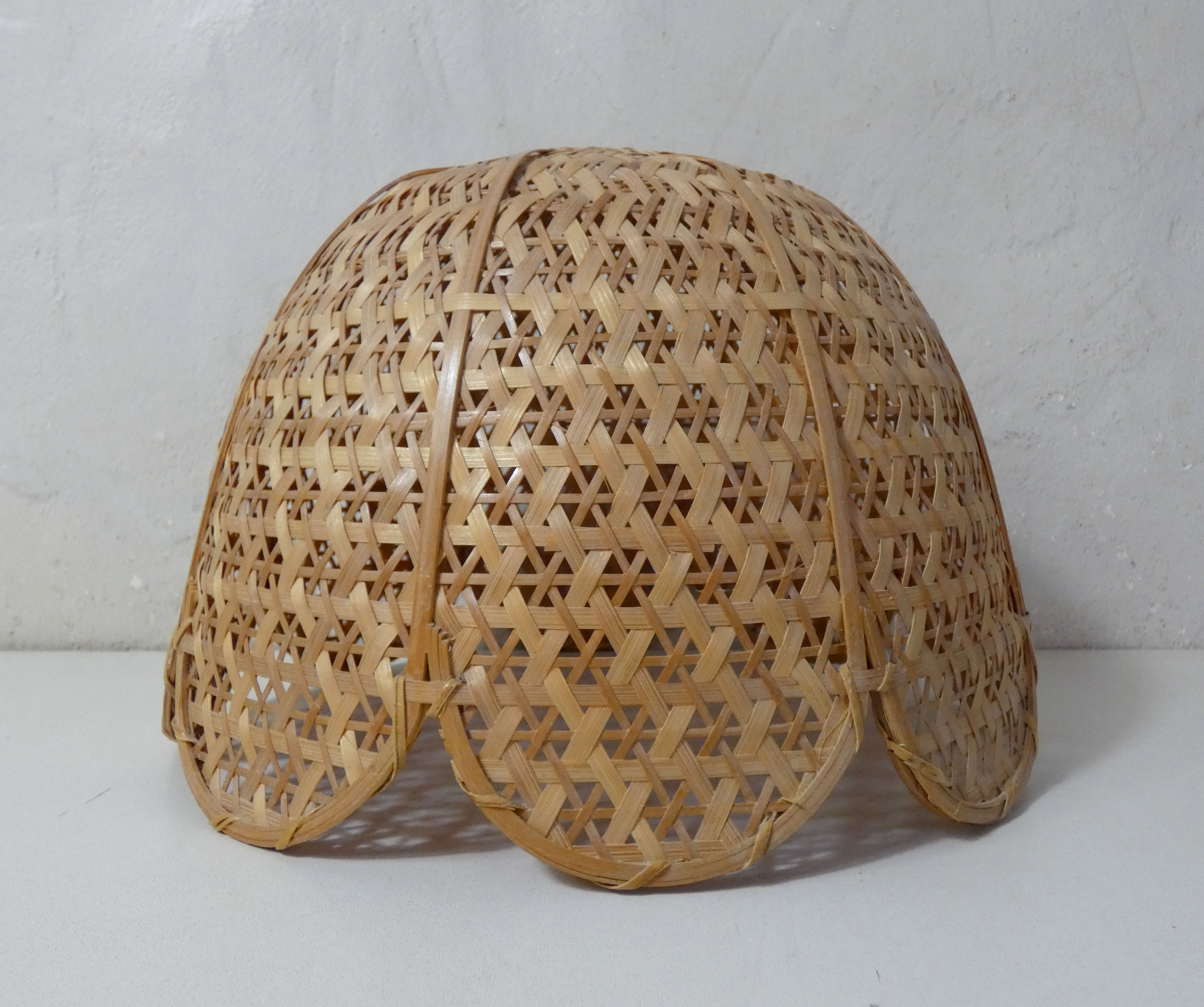 Vintage rattan flower pendant lamp