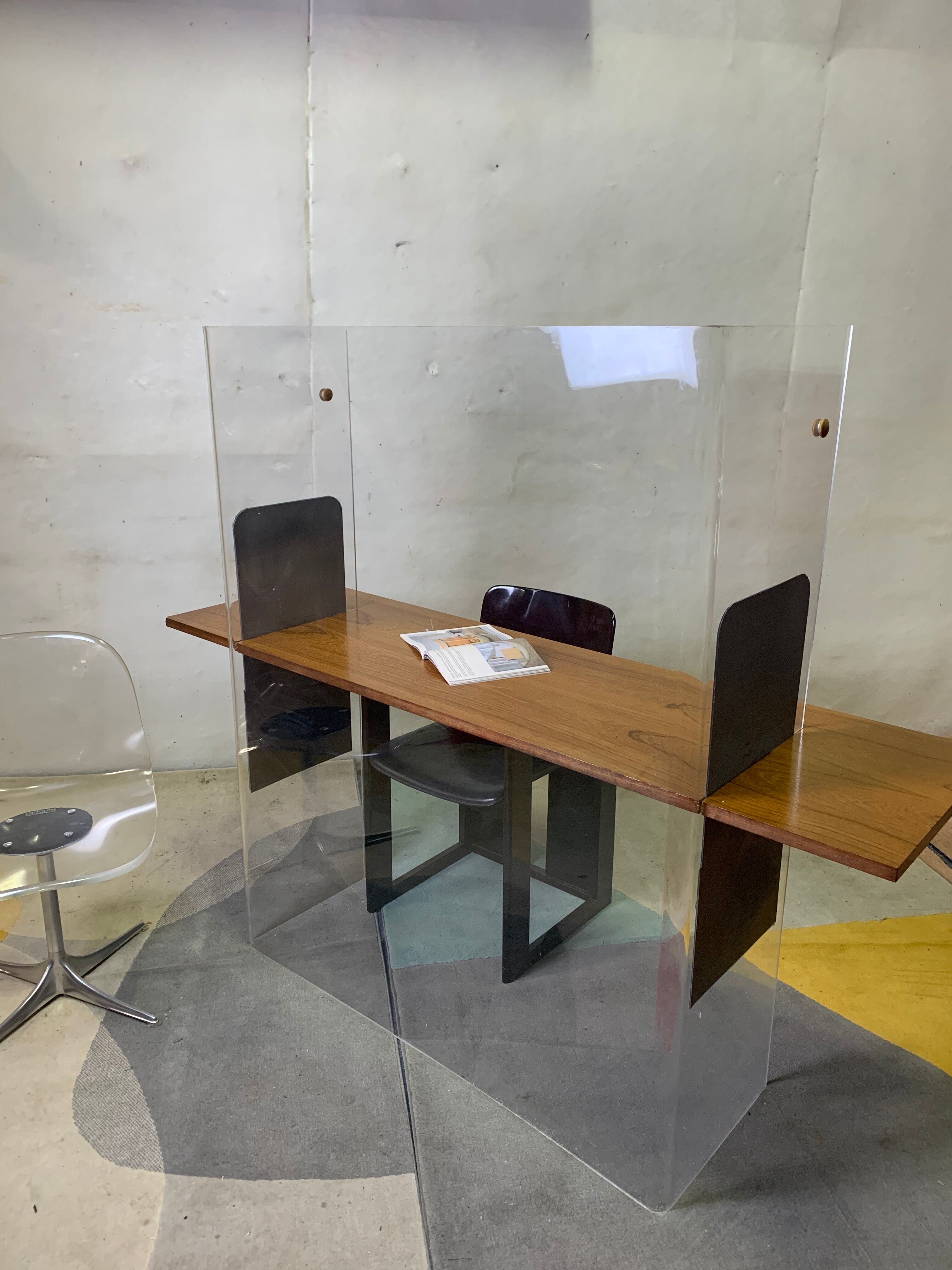 Bureau space age roomdivider 1980