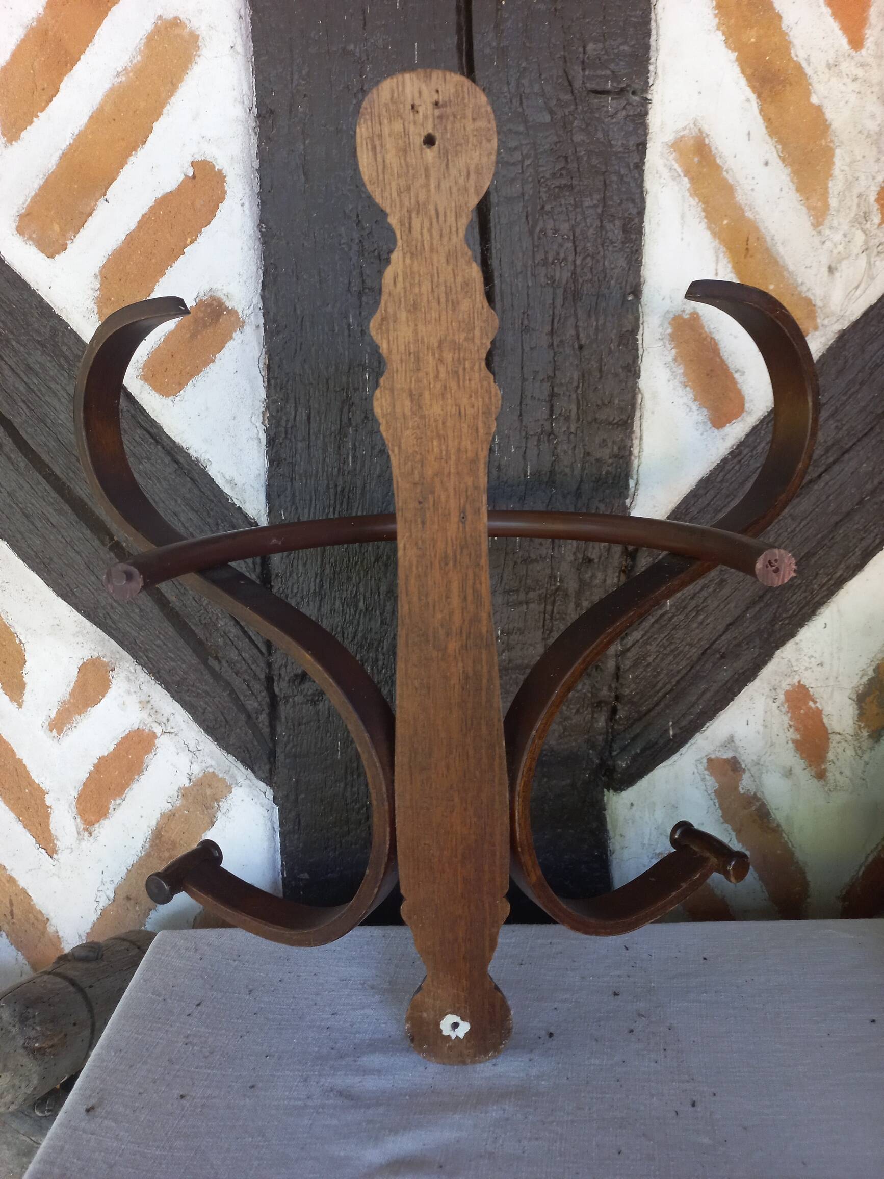 Porte manteau mural forme "perroquet"
