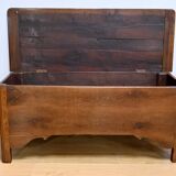 Important oak chest – late 19th century