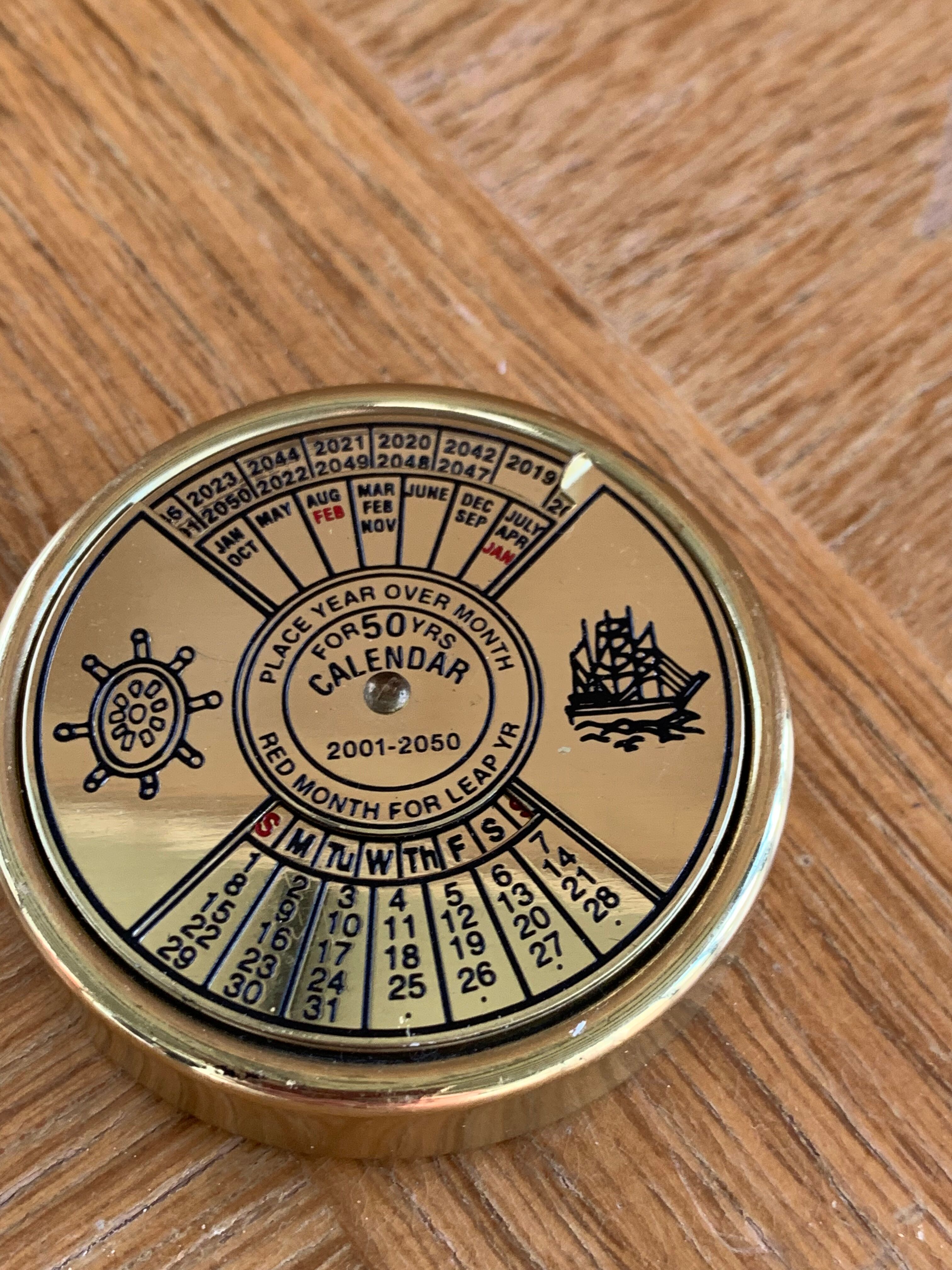 Calendrier perpetuel objet de marine en laiton de 2001 à 2050 collector