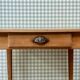 Bureau, table d’appoint en hêtre, restauré