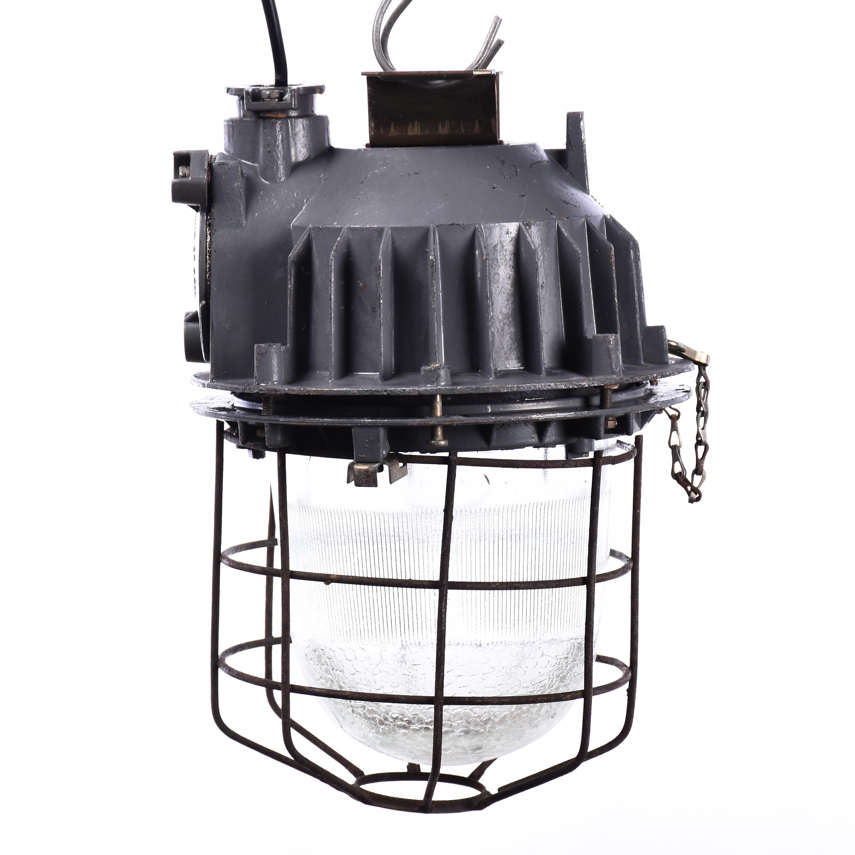 Industrial cage lamp
