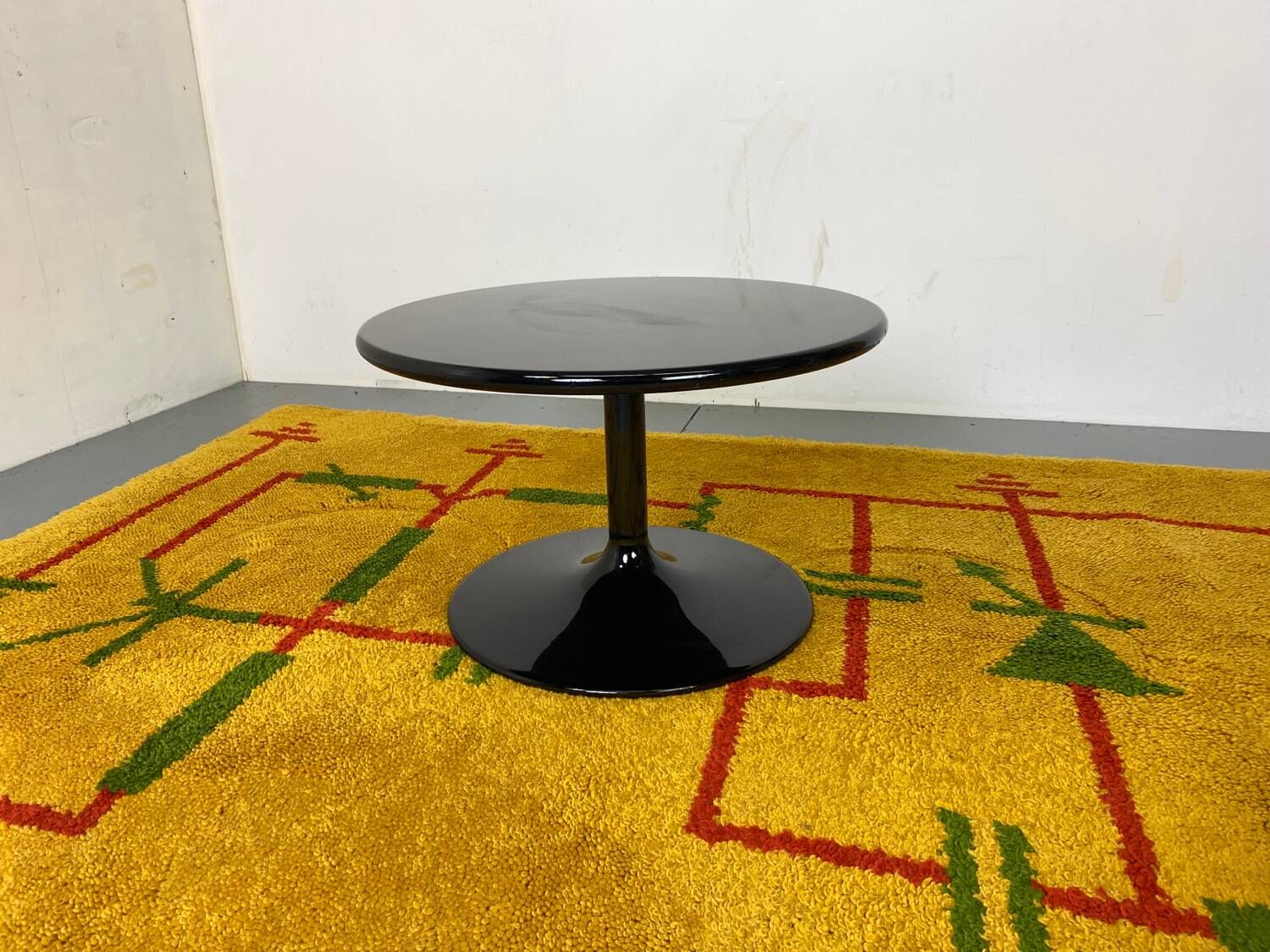 Table Basse d'Appoint Ronde Noire par Pierre Paulin pour Artifort, 1970s