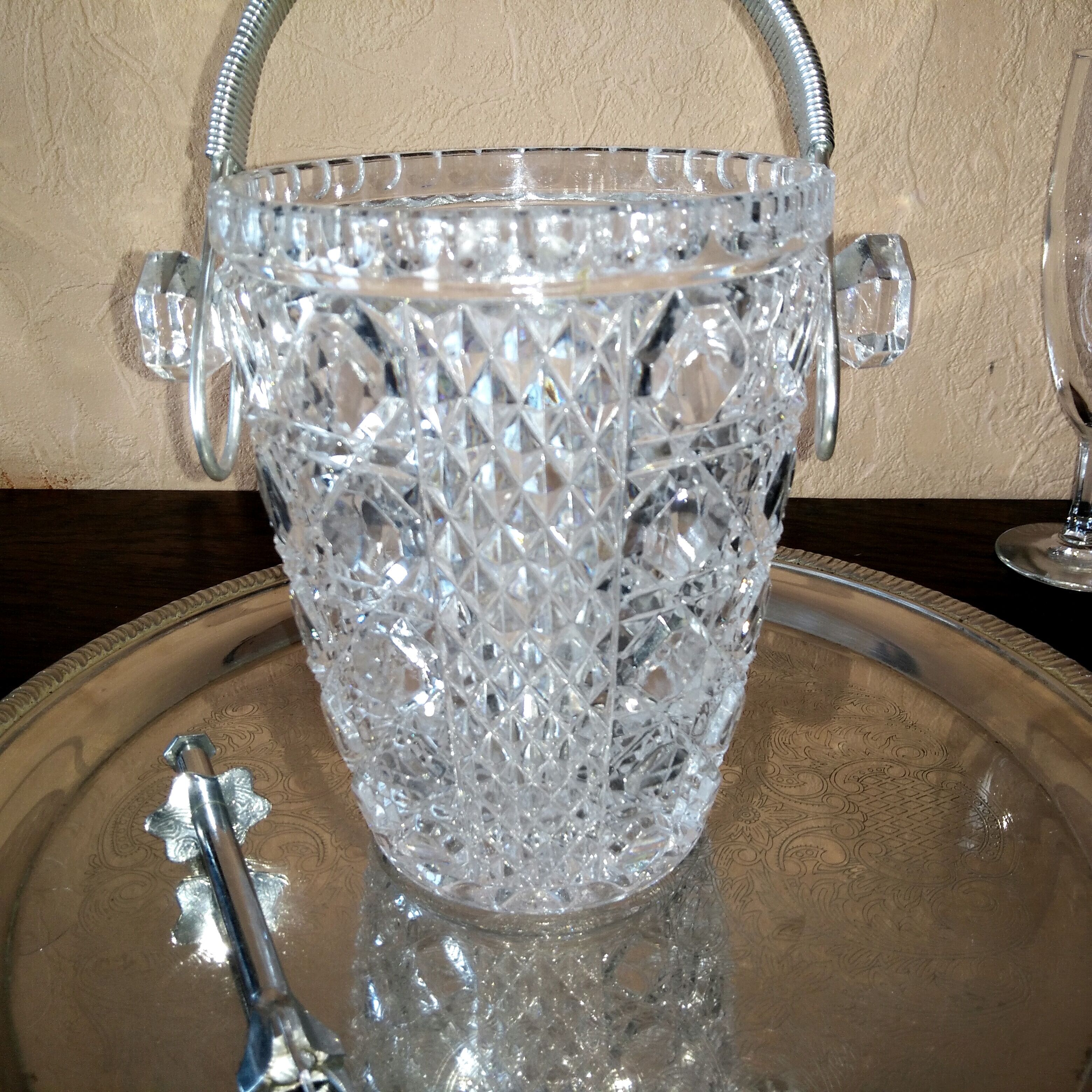 Diamond cut crystal ice bucket with ice tongs