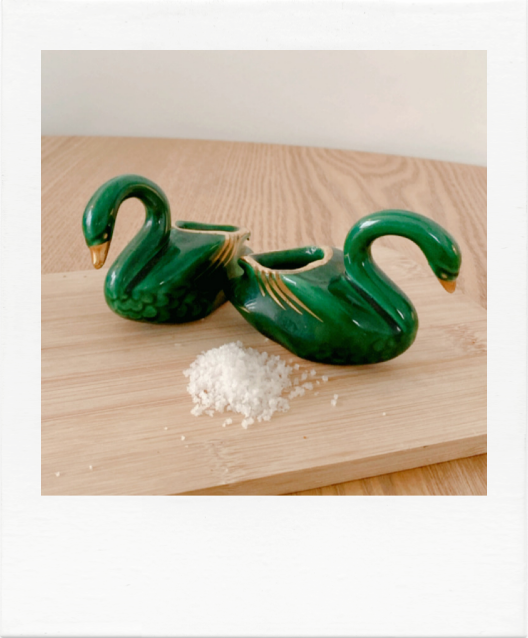 Ceramic swan salt and pepper shaker