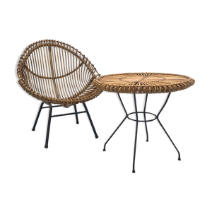 Fauteuil et table en