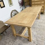 Farmhouse table with central extensions