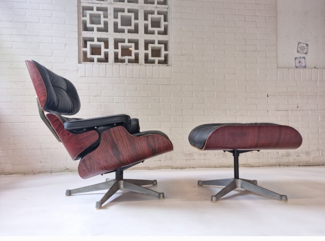 Eames Lounge chair & ottoman by Charles & Ray Eames for Herman Miller