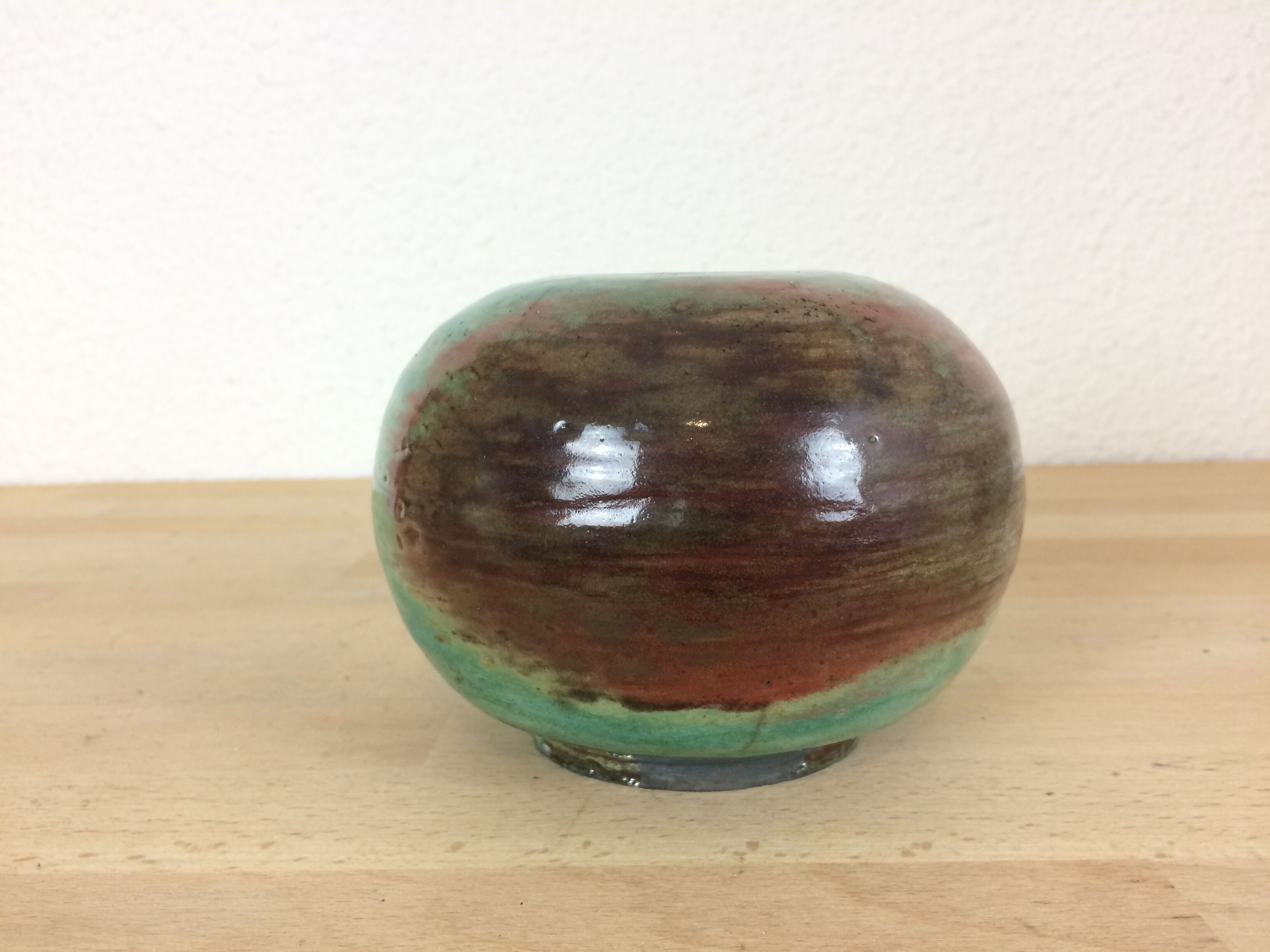 Vase raku ball pale green ceramic