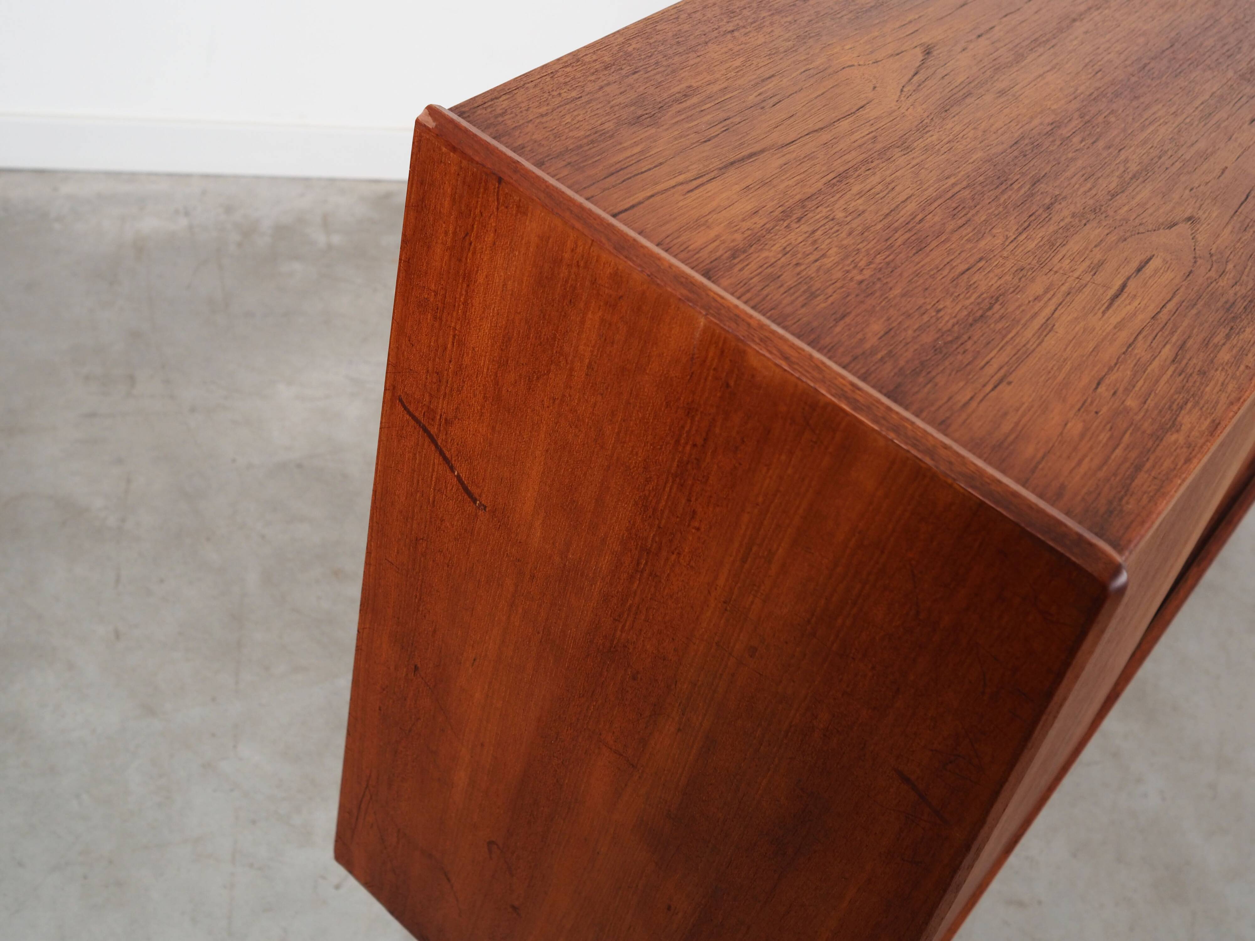 Buffet haut en teck, design danois, années 1970, fabriqué par Børge Dam