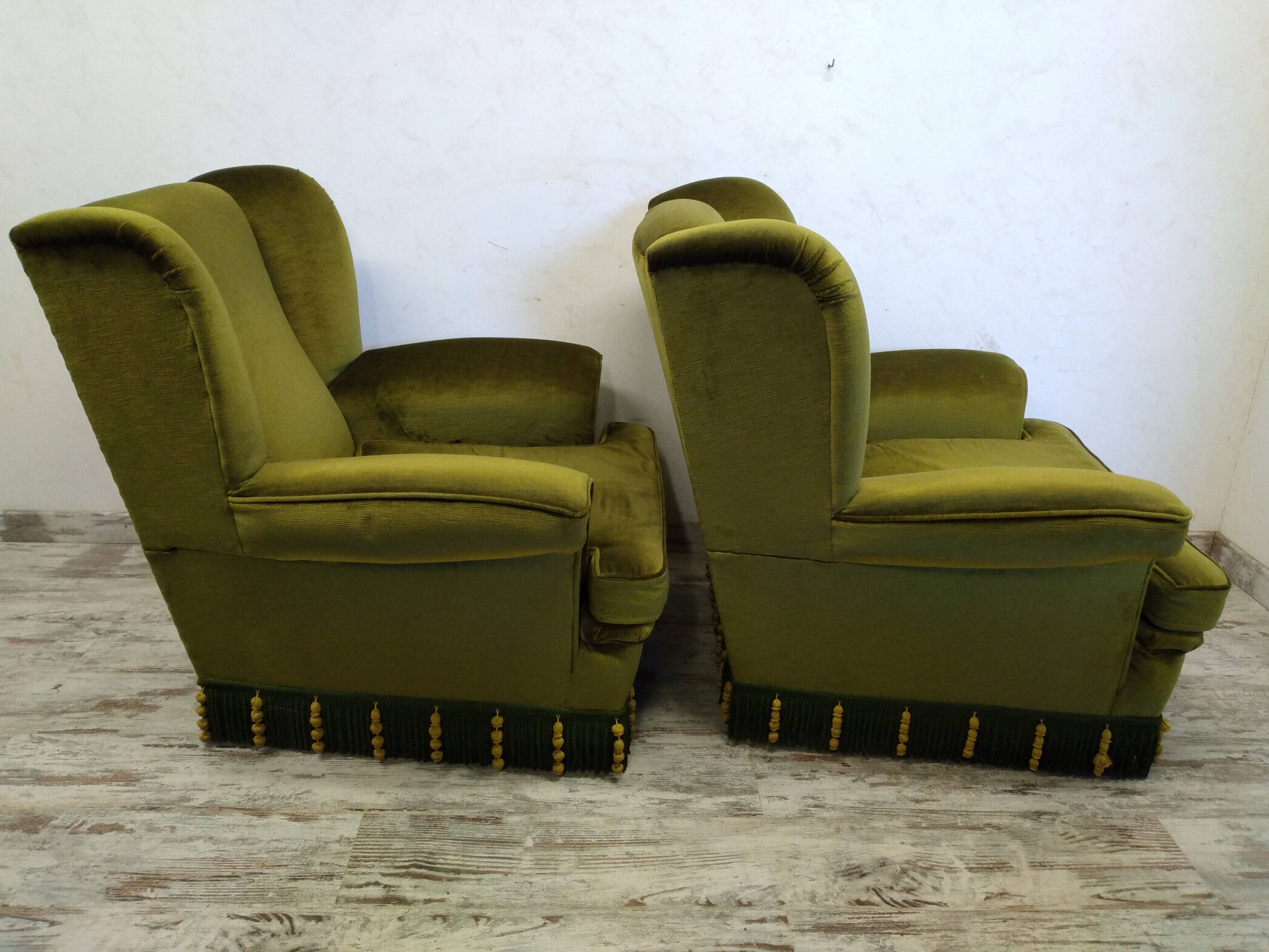 Armchairs with fringes and velvet ears