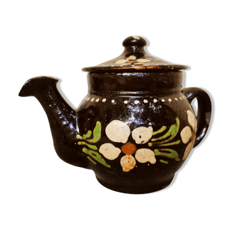 Alsatian teapot