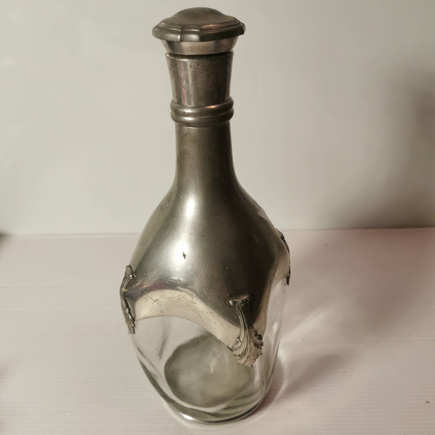 Carafe the tins of the Paris mansion