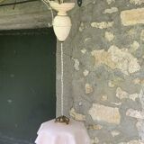 Lustre, suspension en opaline rose et intérieur blanc, complète ancienne