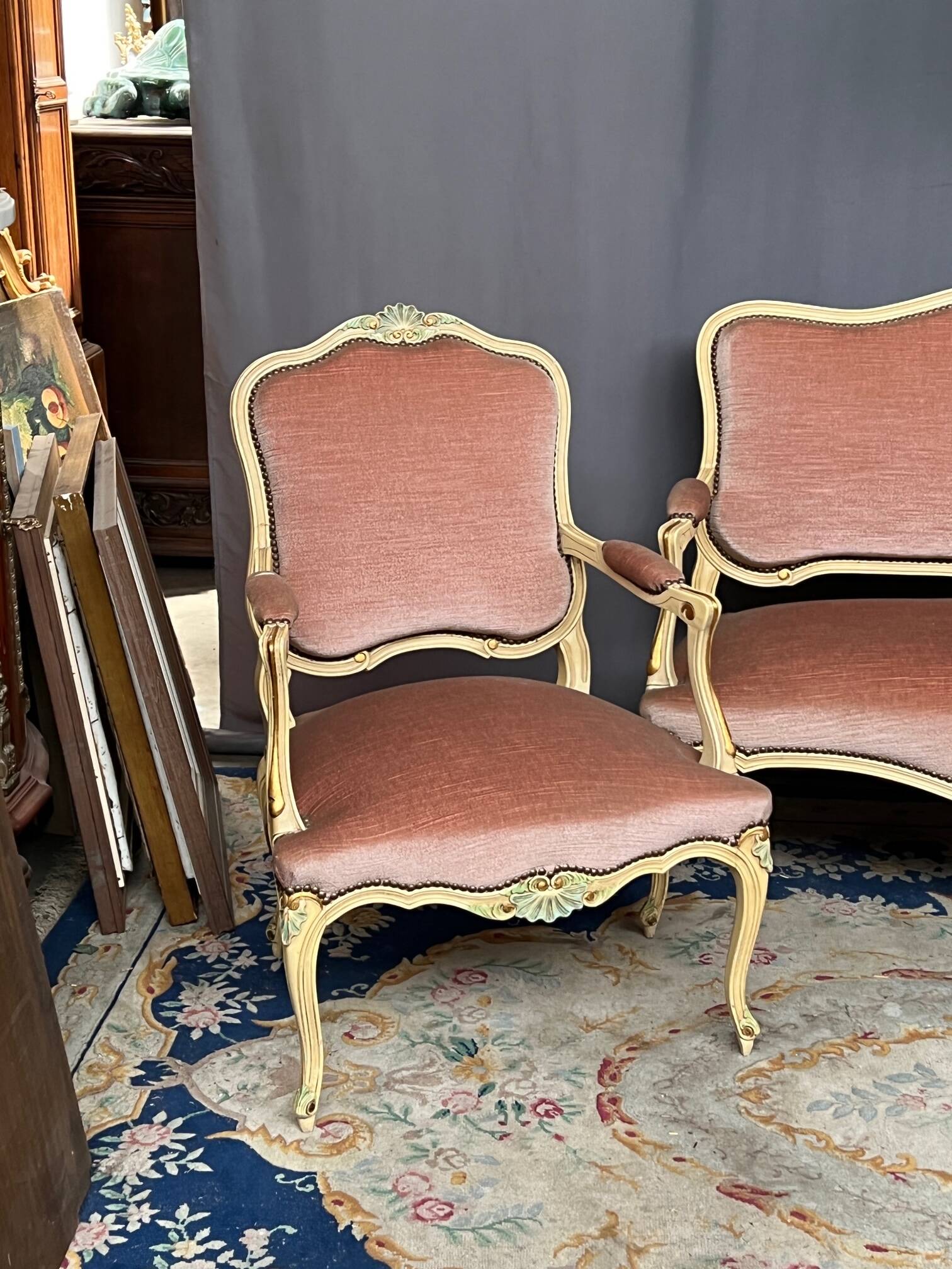 Louis XV style seat and bench set in pink fabric