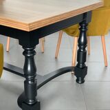 Adjustable oak farm table
