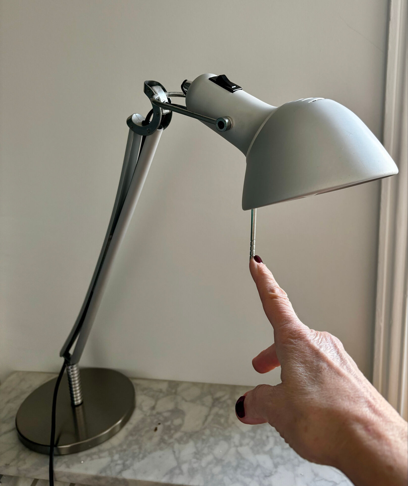 Lumina desk lamp