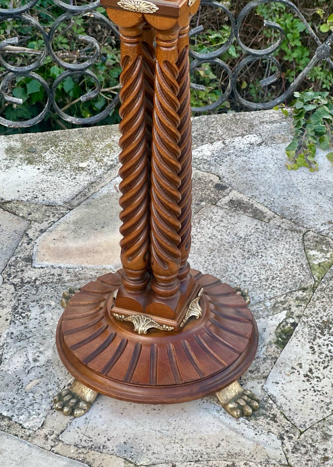 Solid carved wooden coat rack with gilded bronze in Baroque style.
