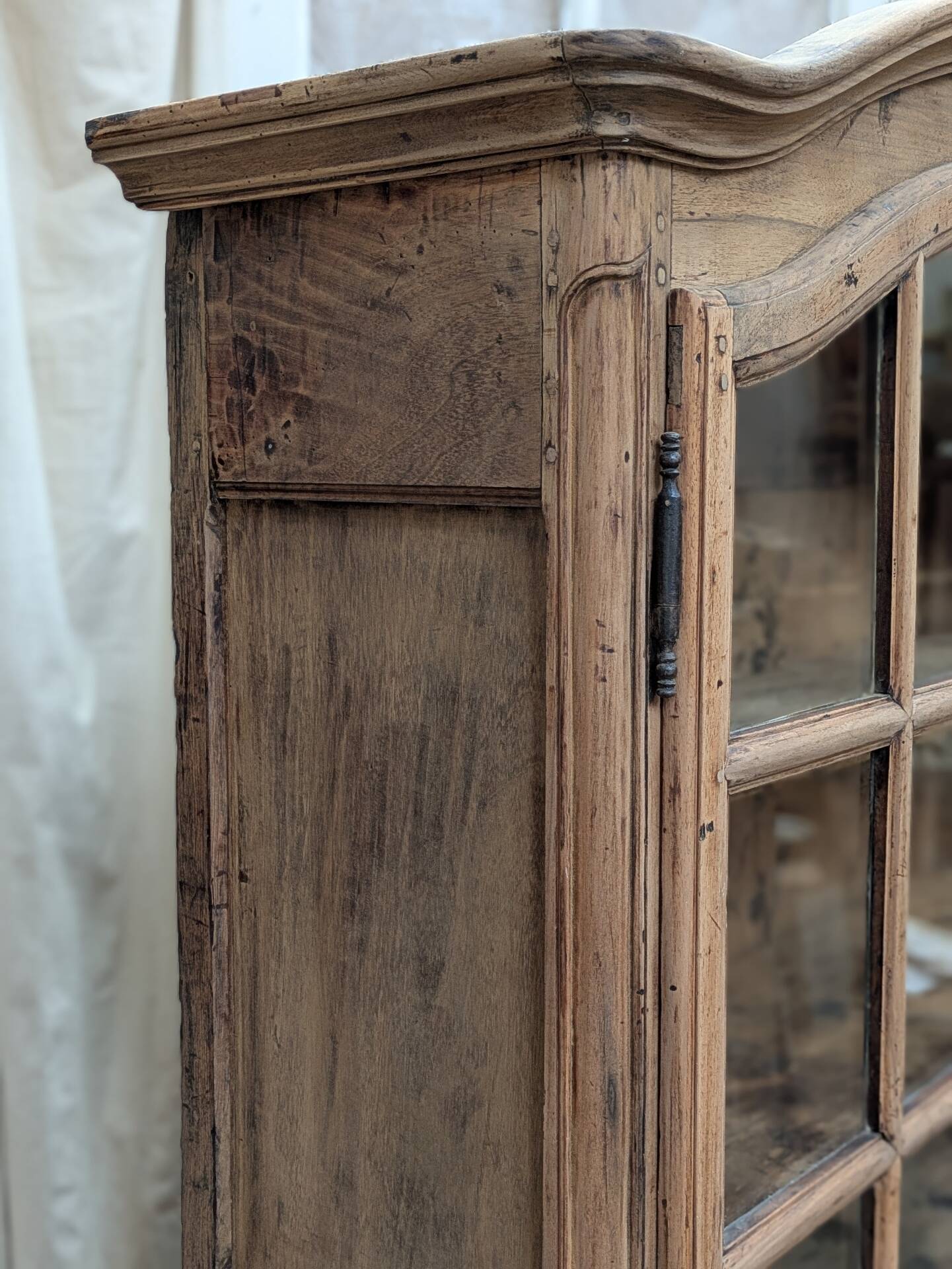 Vitrine brute Louis XV