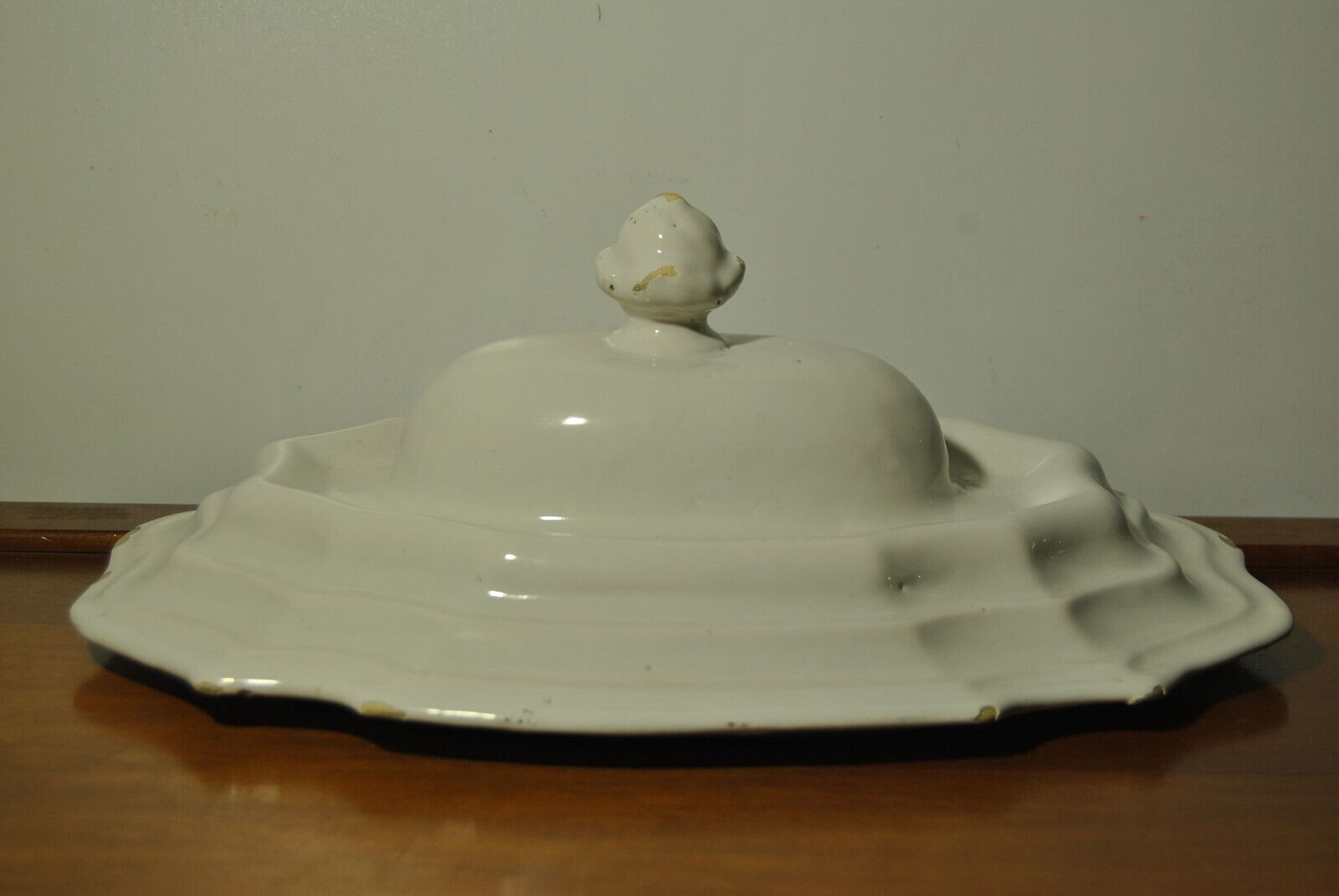 Vegetable soup tureen lid Moustiers 18th century South France