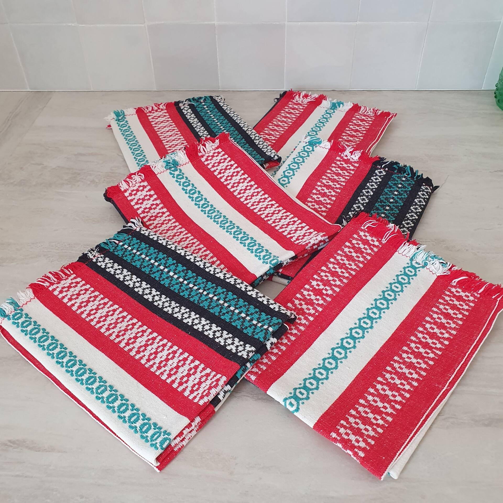 Set of 6 Catalan fabric napkins 48 x 42 cm red black green white