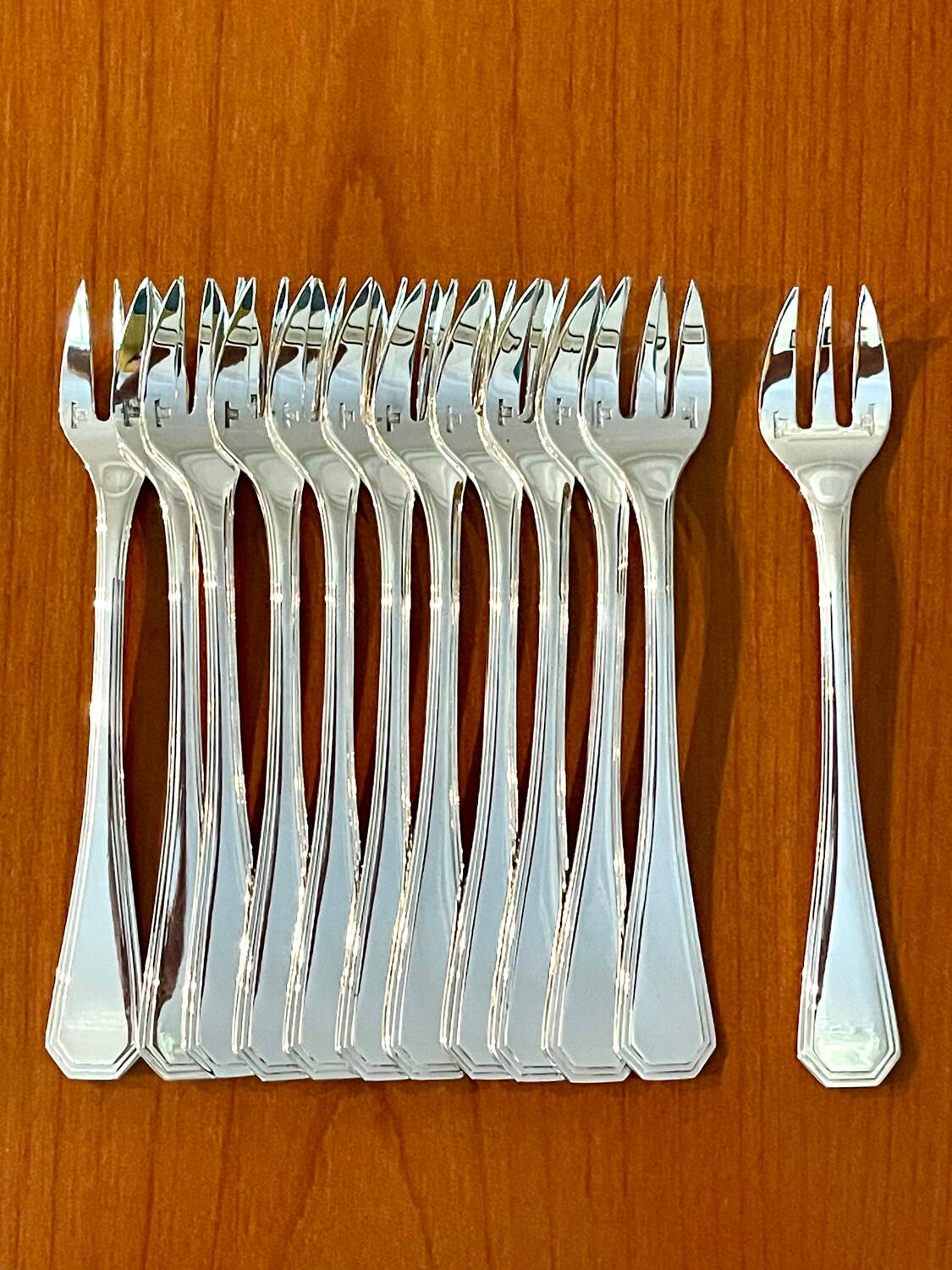 Christofle America, 12 oyster and shellfish forks, new condition