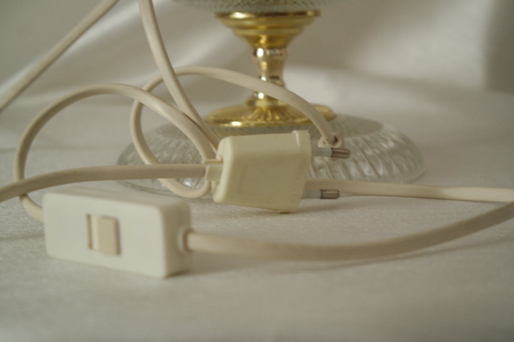 Glass and crystal pink boudoir grapevine lamp