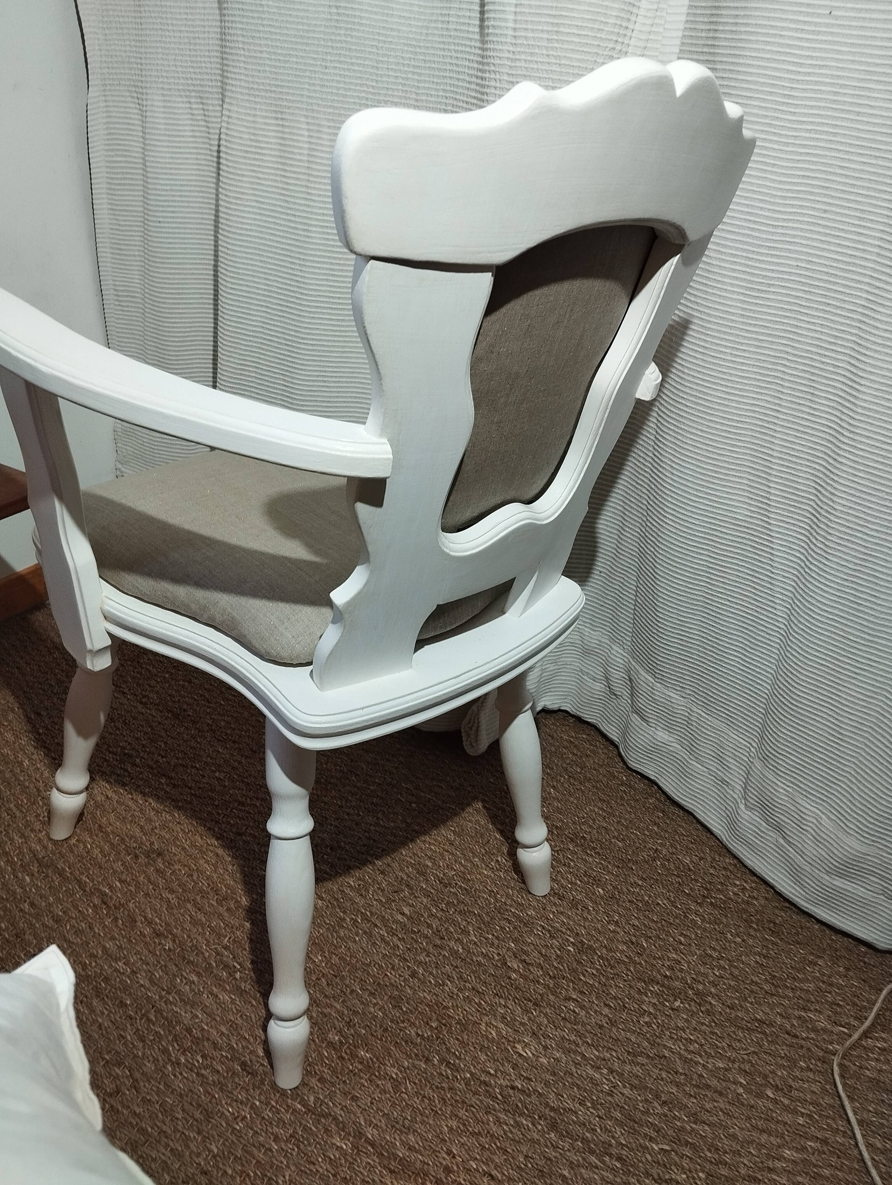 Fauteuil romantique rénové – Chêne massif, blanc satiné & lin naturel