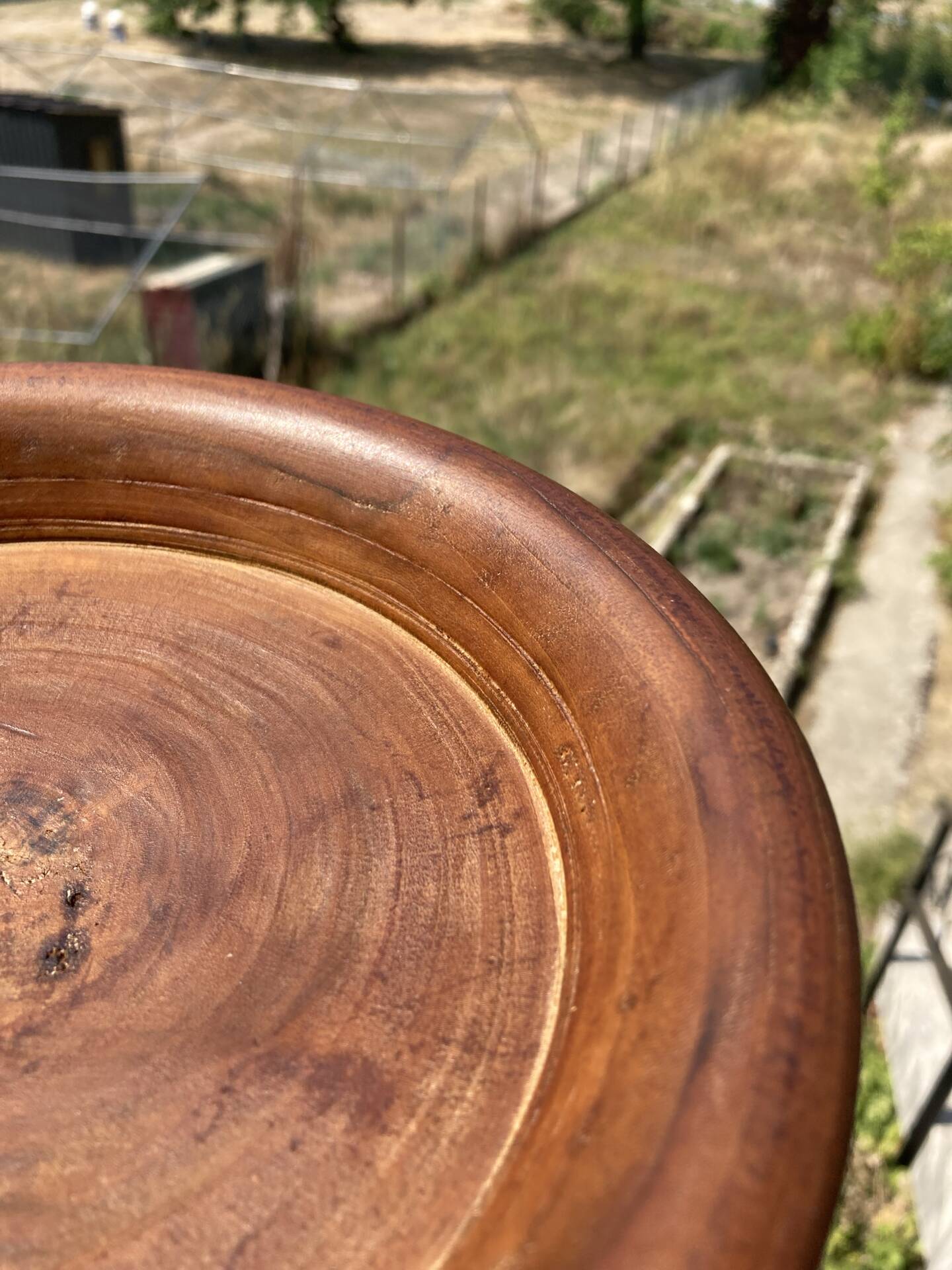 Turned wooden bowl craftsmanship from Haute-Marne.