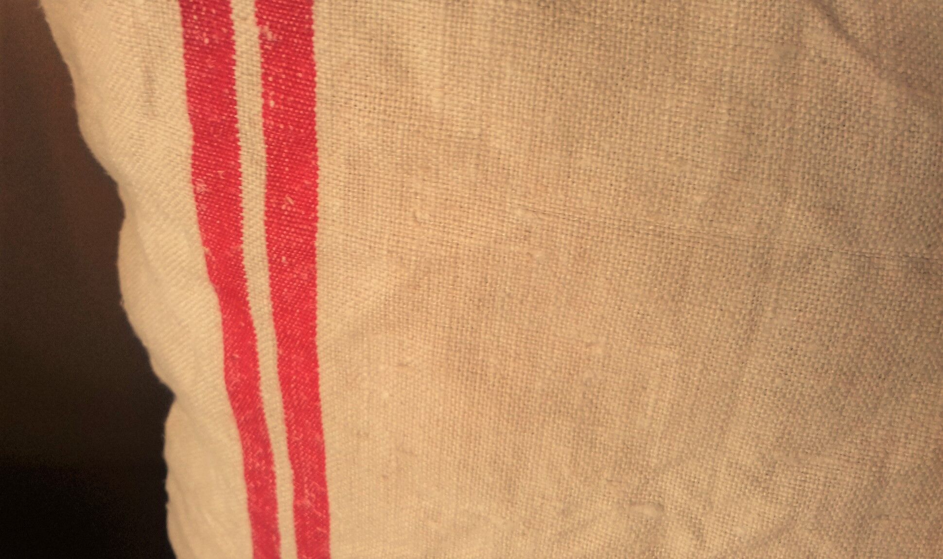 Old cushion red bands