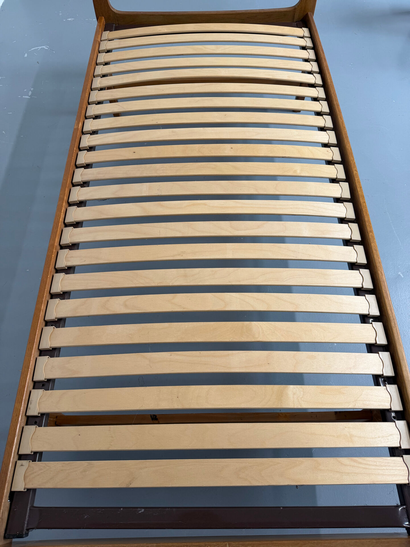 Ancien Lit daybed design Jacques Hauville pour BEMA 1950