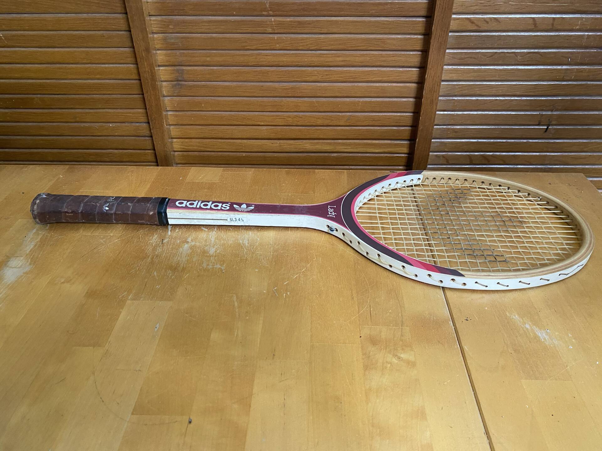 Vintage ADIDAS Lady Wooden Tennis Racket #E195