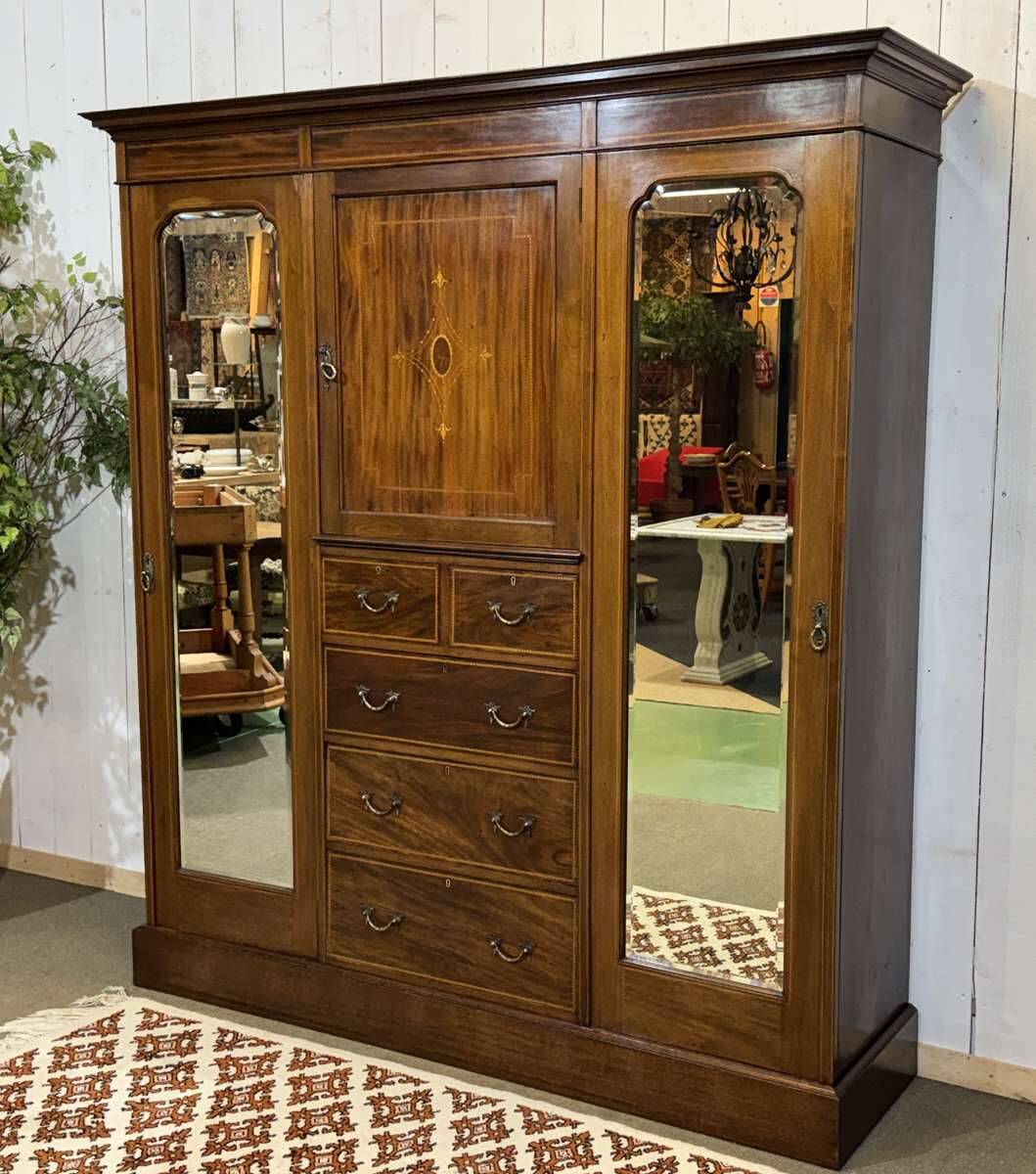 Armoire dressing anglaise en acajou 19ème