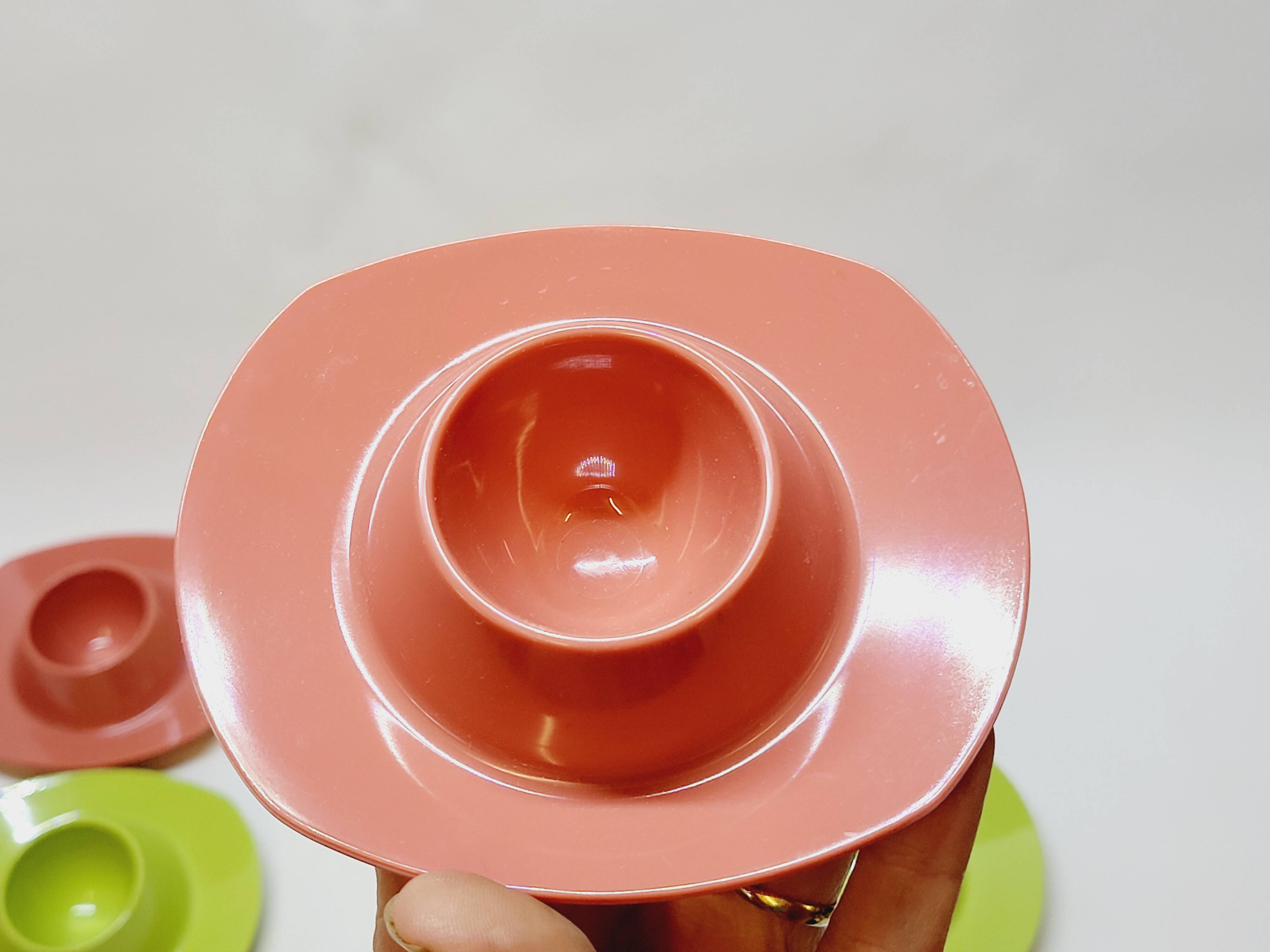 6 vintage plastic egg cups 1960s Schumm Plastic Style new in box