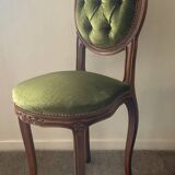 Chaise ancienne en bois et velours capitonné
