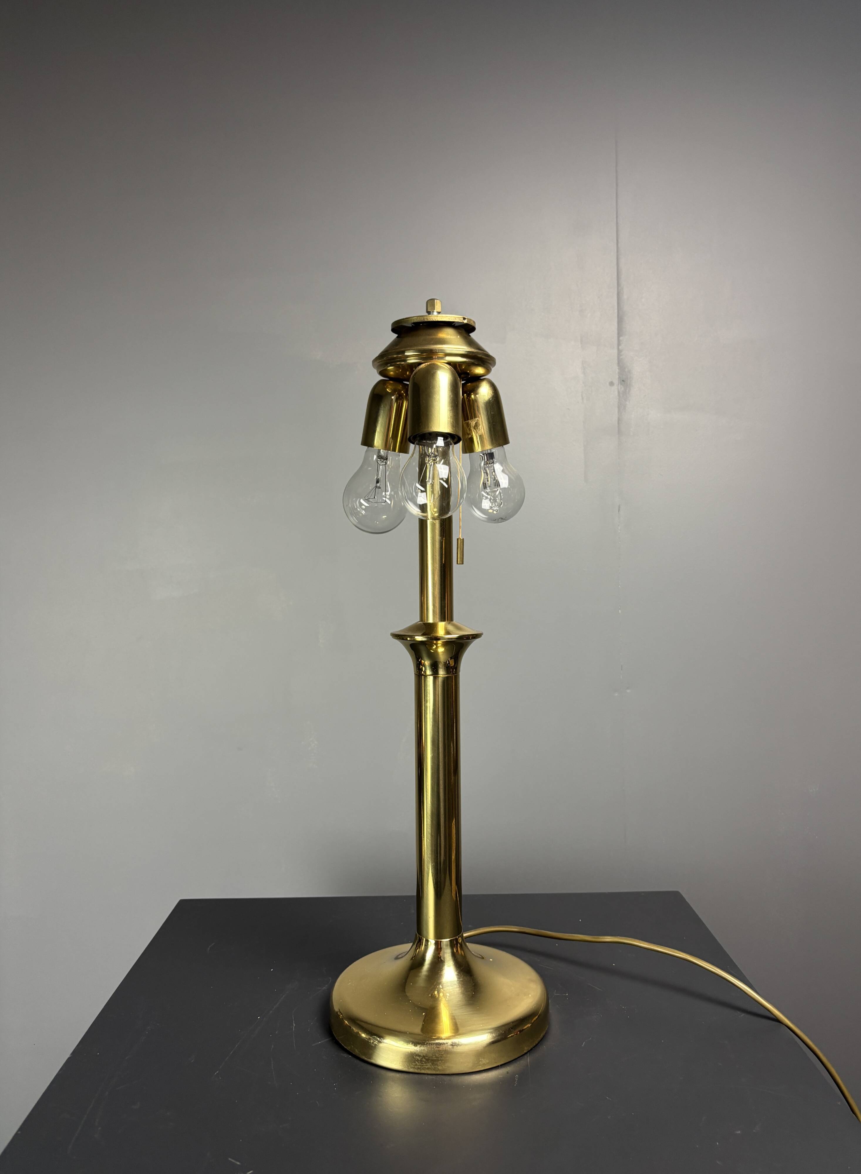 Italian midcentury pencil reed rattan brass Fungo mushroom table lamp 1970s