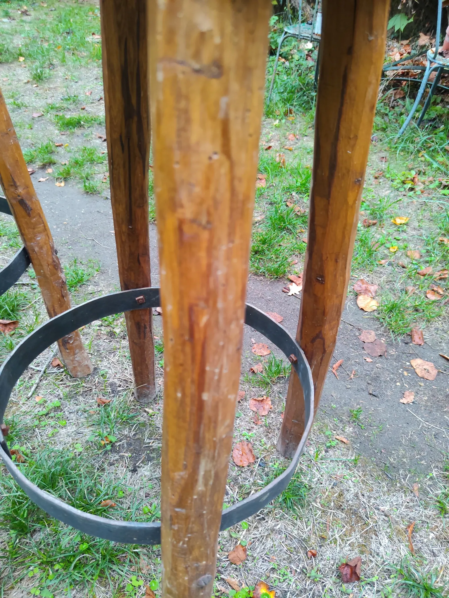 2 tabourets de  bar brutalistes