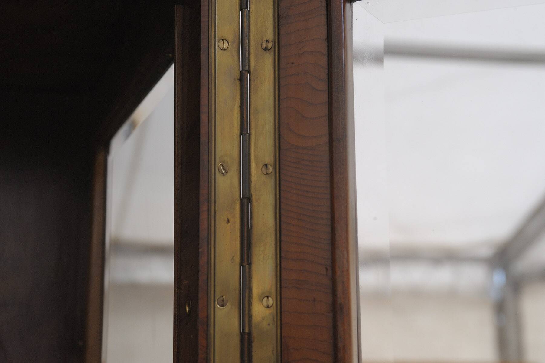 Vitrine fonctionnaliste art deco, années 1930, tchécoslovaquie