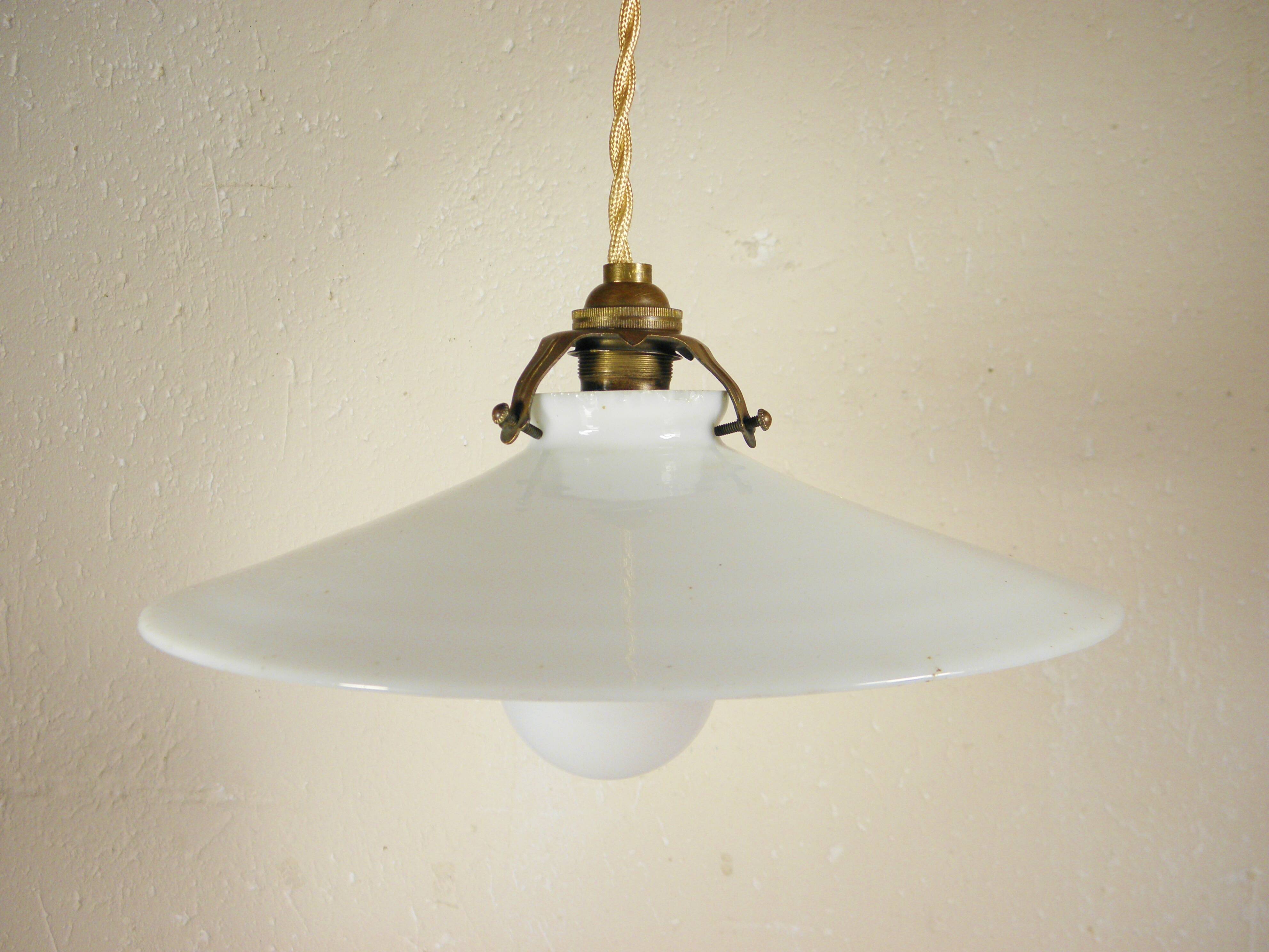 Suspension and rosette, in opaline and porcelain