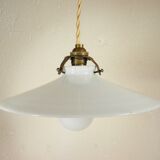 Suspension et rosace, en opaline et porcelaine