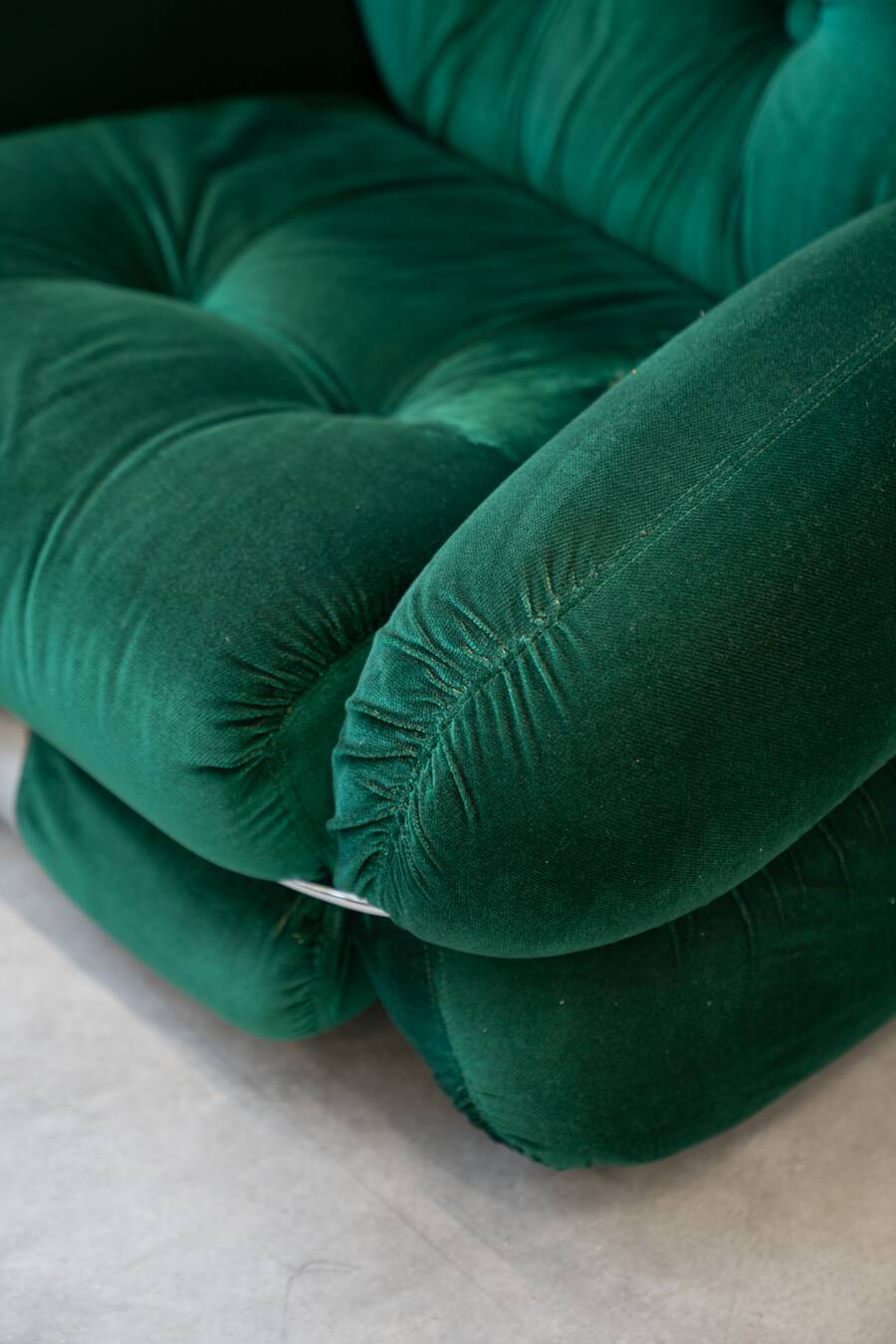 Living room, 2 armchairs and 3-seater sofa, OKAY model, Adriano Piazzesi, 1970