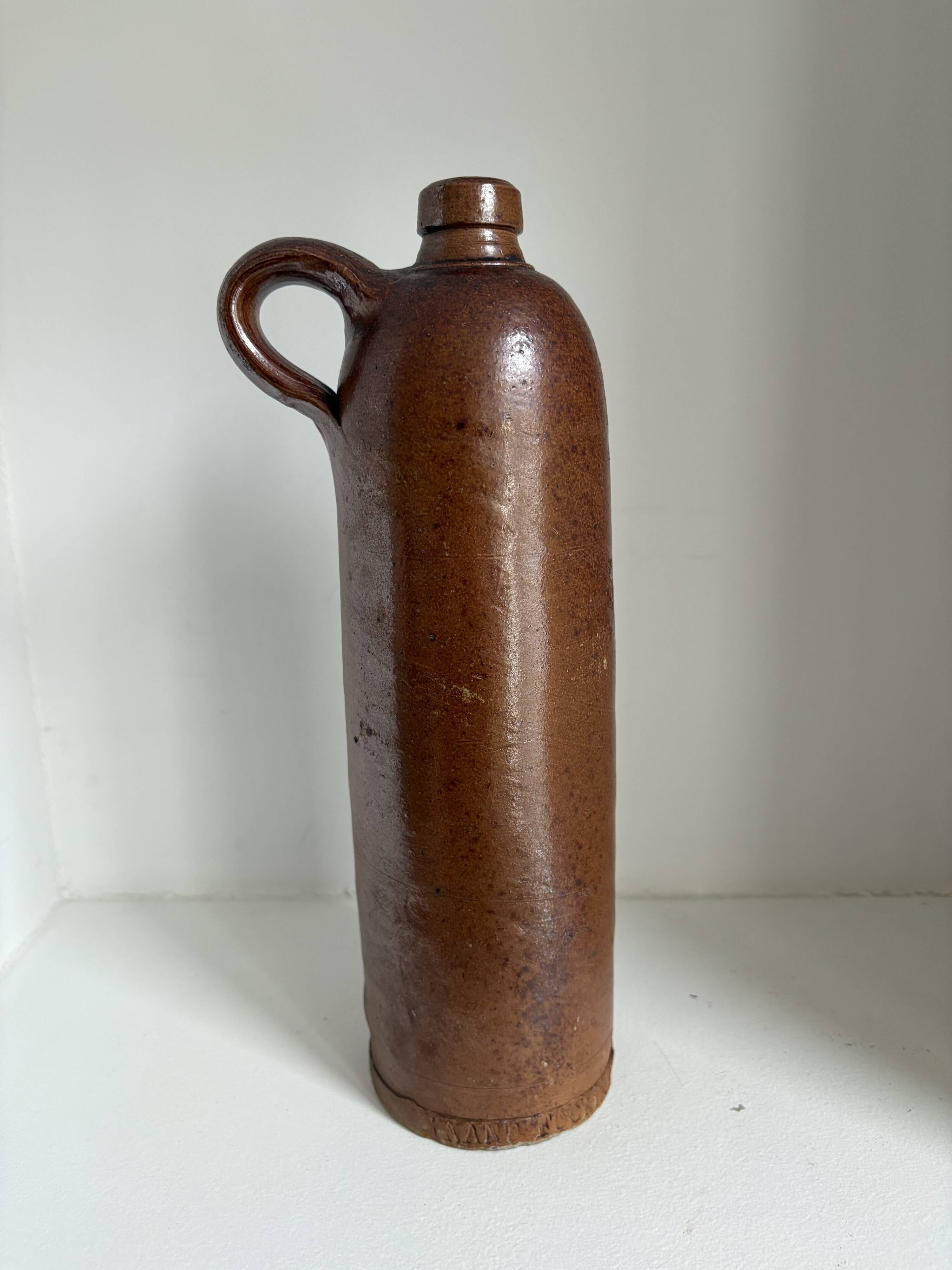 Set of 8 decorative items