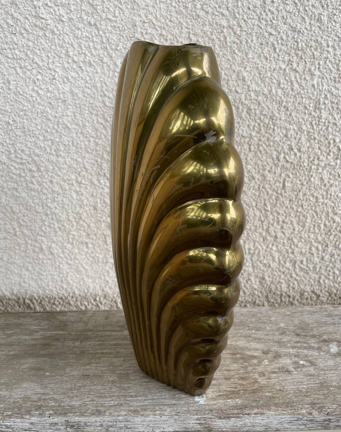 "Coquille" metal vase by macr, made in Italy, 1960s.