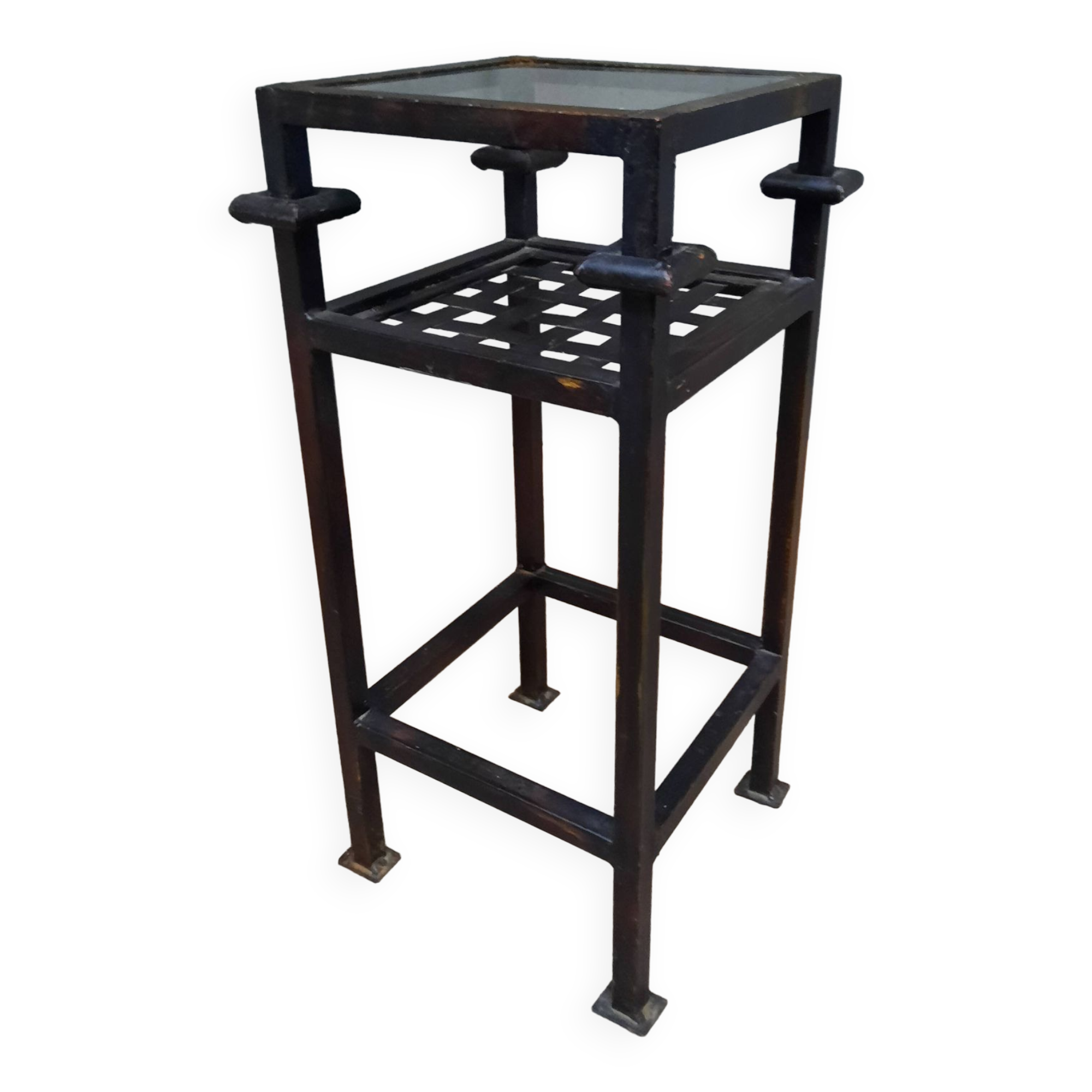 Metal saddle