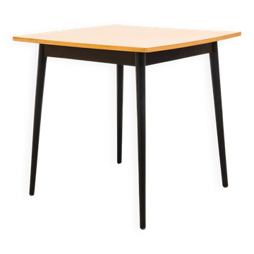 Table des années 1960, design scandinave