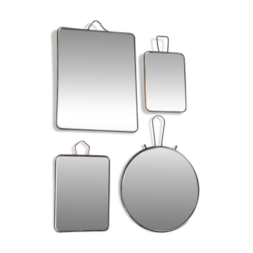 Lot de quatre miroirs de barbier rectangulaires et rond, années 50