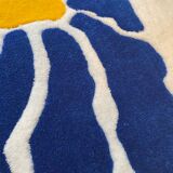 Hand-tufted rug with graphic pattern, unique piece