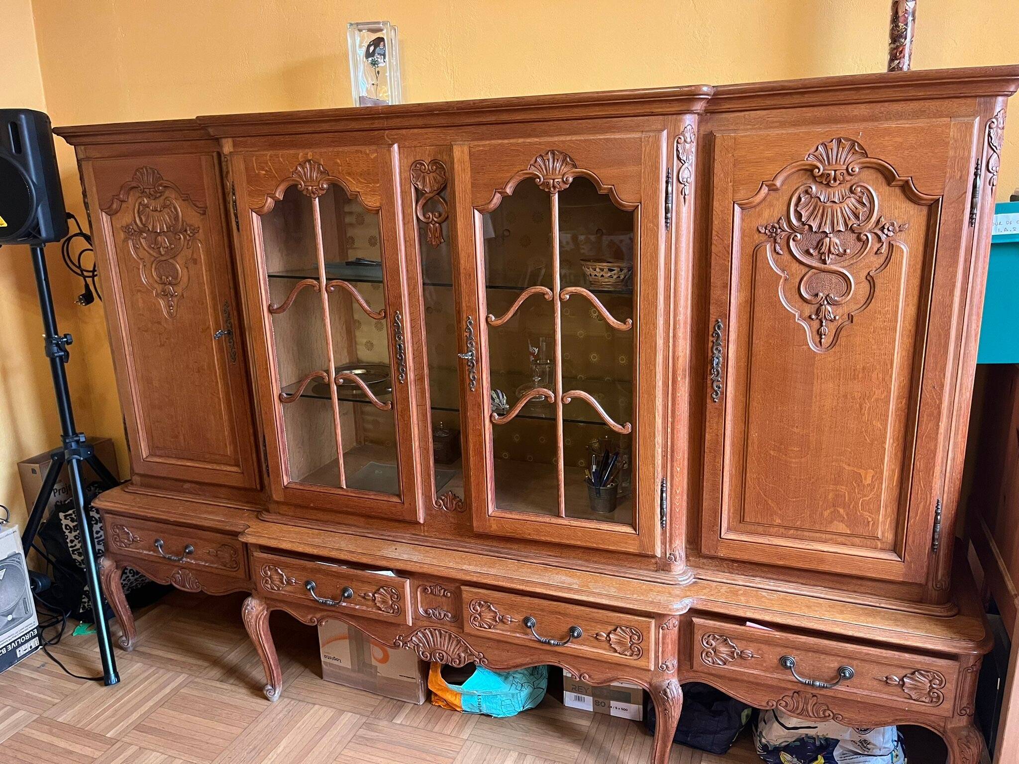Large antique oak carved display cabinet – Louis style